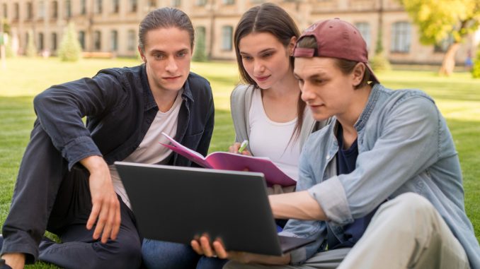 Studenci
